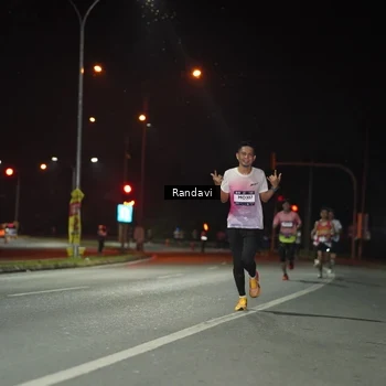 Runner Photo 7757713