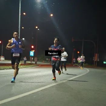 Runner Photo 7757867