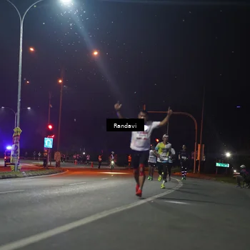 Runner Photo 7757877