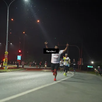 Runner Photo 7757878