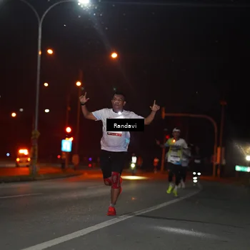 Runner Photo 7757898