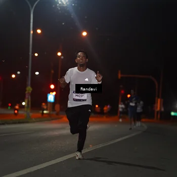 Runner Photo 7757914