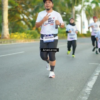Runner Photo 7757940