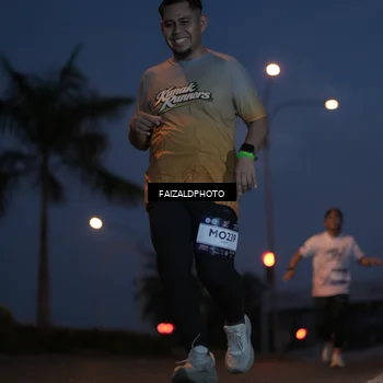 Runner Photo 7758003
