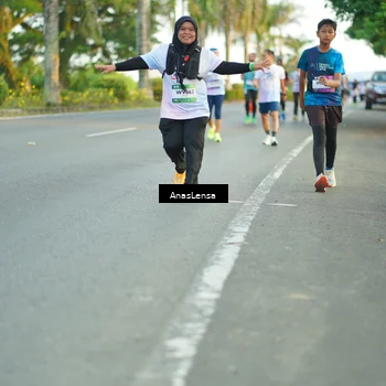 Runner Photo 7758017