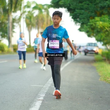 Runner Photo 7758034