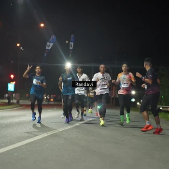 Runner Photo 7758041