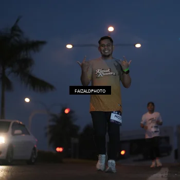 Runner Photo 7758048