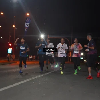 Runner Photo 7758051