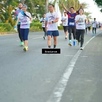 Runner Photo 7758071