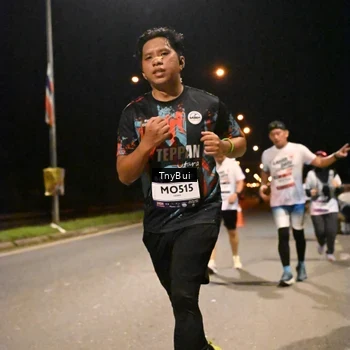 Runner Photo 7758119