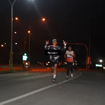 Runner Photo 7758167
