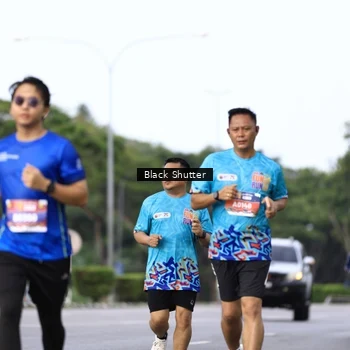 Runner Photo 7758173