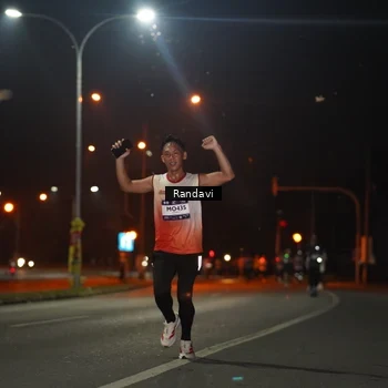 Runner Photo 7758185