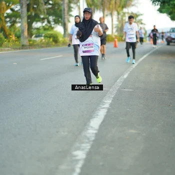 Runner Photo 7758188