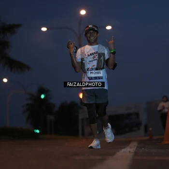Runner Photo 7758193
