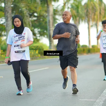 Runner Photo 7758244