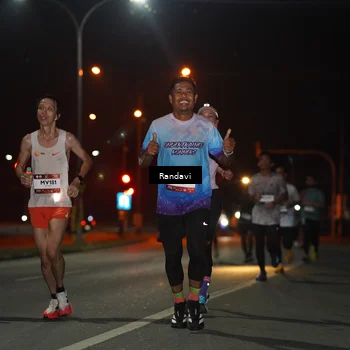 Runner Photo 7758268