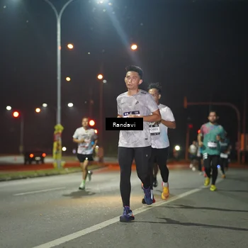 Runner Photo 7758291