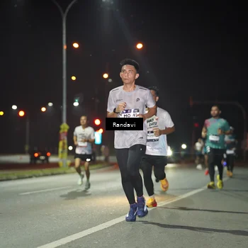 Runner Photo 7758308