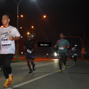 Runner Photo 7758313