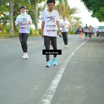 Runner Photo 7758332