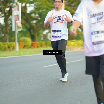 Runner Photo 7758380