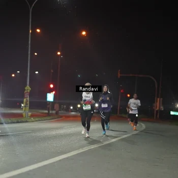 Runner Photo 7758394
