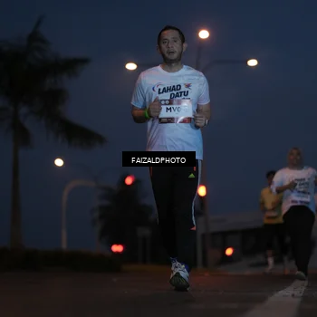 Runner Photo 7758443