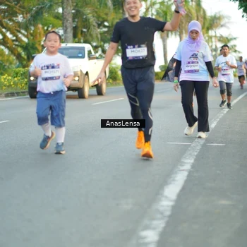 Runner Photo 7758489