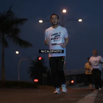 Runner Photo 7758495