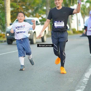 Runner Photo 7758504