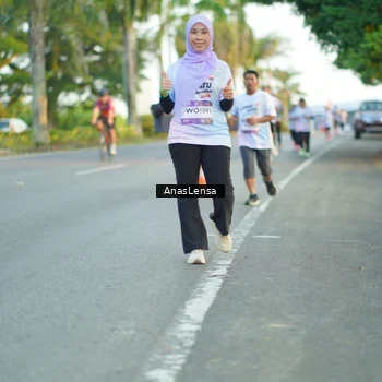 Runner Photo 7758510