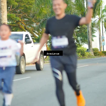 Runner Photo 7758518