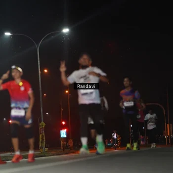 Runner Photo 7758557