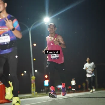 Runner Photo 7758576