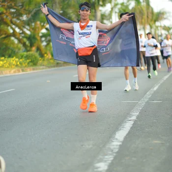 Runner Photo 7758577