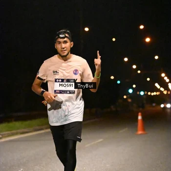 Runner Photo 7758594