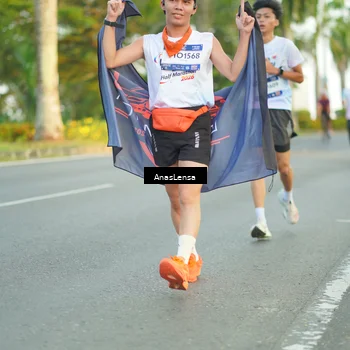 Runner Photo 7758600