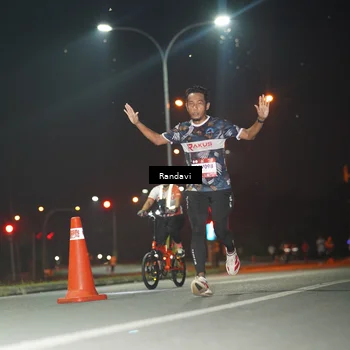 Runner Photo 7758630