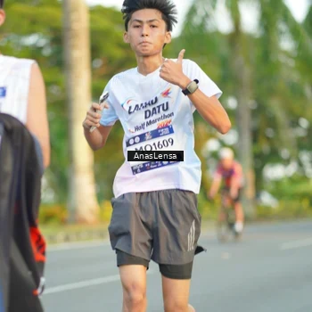 Runner Photo 7758641