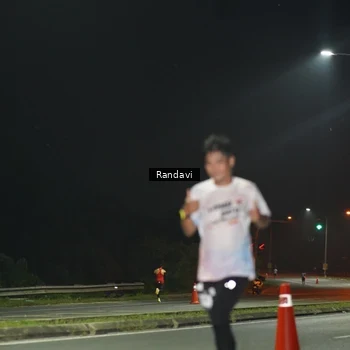 Runner Photo 7758645