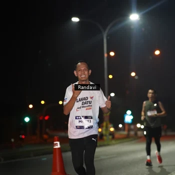 Runner Photo 7758661