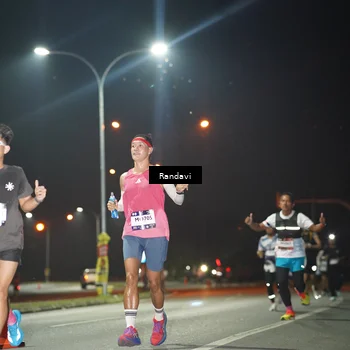 Runner Photo 7758698