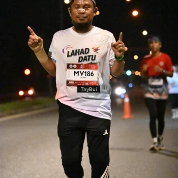 Runner Photo 7758740