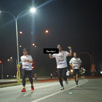 Runner Photo 7758783
