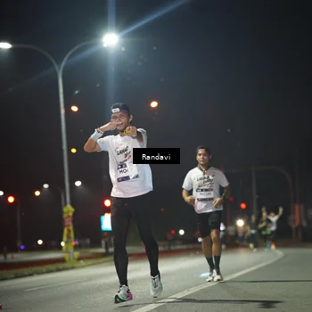 Runner Photo 7758794