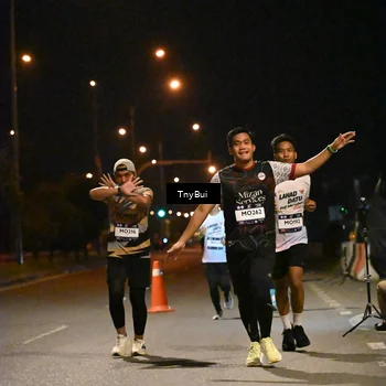Runner Photo 7758824