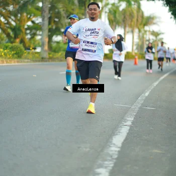 Runner Photo 7758845