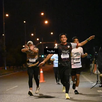 Runner Photo 7758848